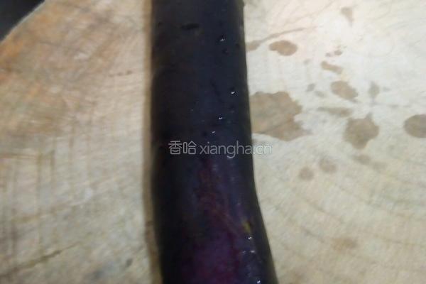 生拌茄子的做法图解1
