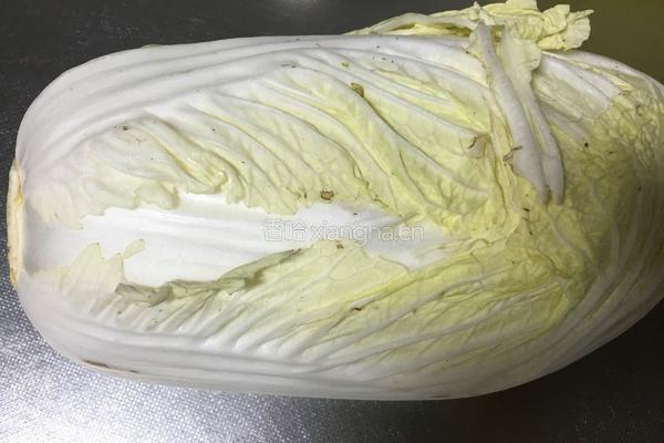 酸辣白菜的做法图解1