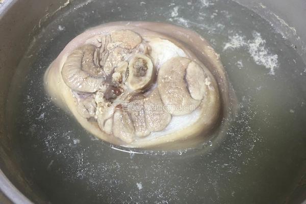 红焖肘子的做法图解1
