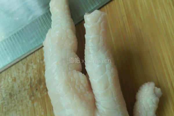 香辣鸡爪的做法图解1