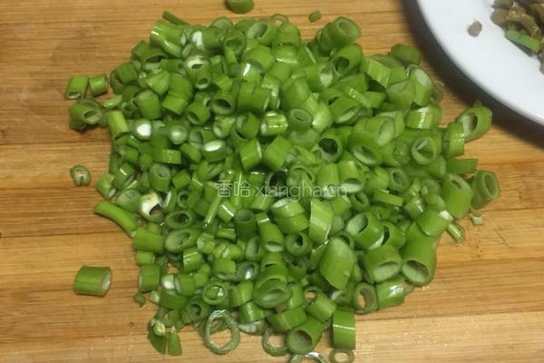 酸豆角炒肉末的做法图解2
