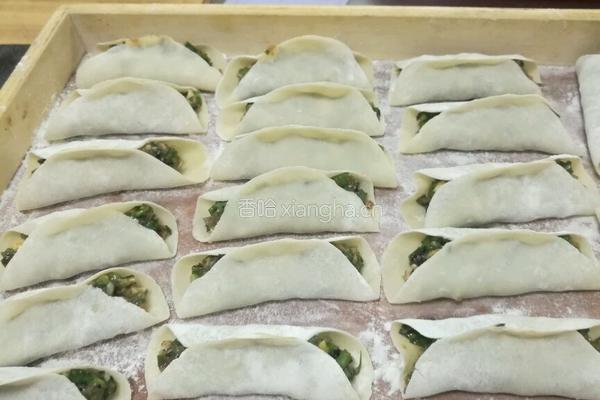 肉三鲜锅贴的做法图解5