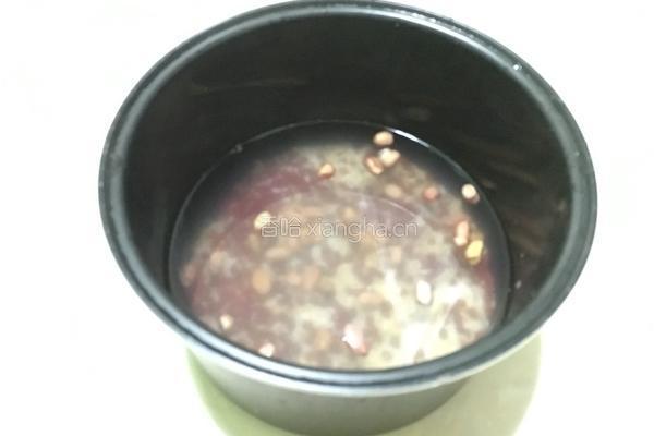 杂粮粥的做法图解3
