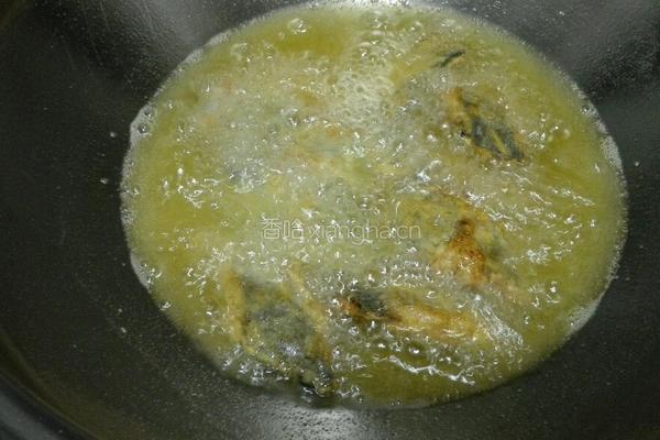 酥炸带鱼的做法图解7