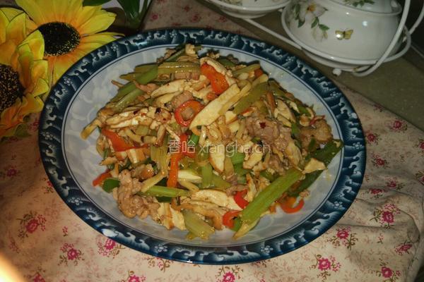 芹菜香干炒肉丝的做法图解5