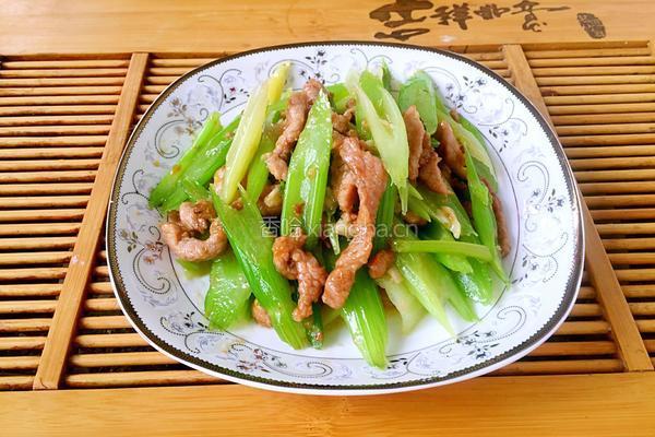 西芹炒肉的做法图解9