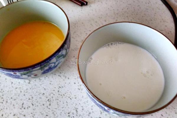 牛奶炖蛋的做法图解3