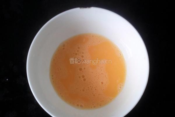 牛奶炖鸡蛋的做法图解1