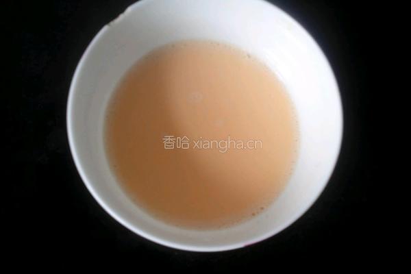 牛奶炖鸡蛋的做法图解3