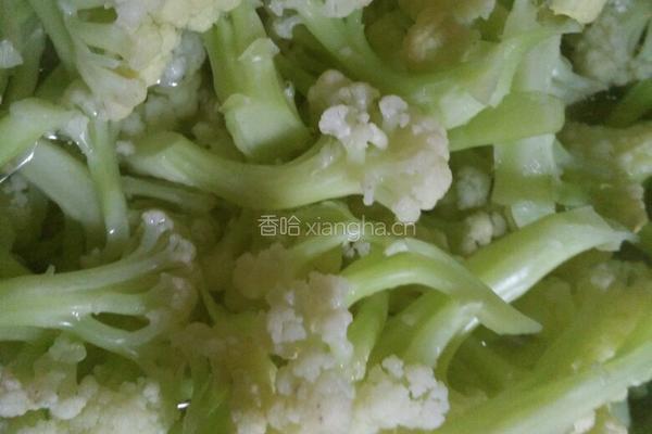 蒜片炒花菜的做法图解3