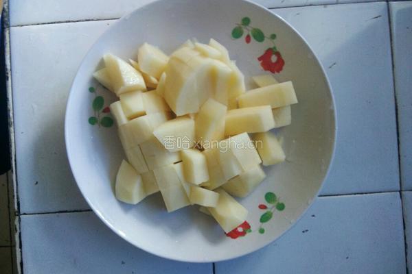 红烧土豆的做法图解1