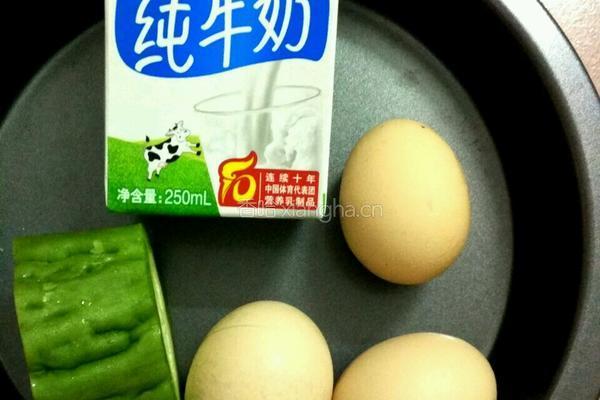 苦瓜厚蛋饼的做法图解1