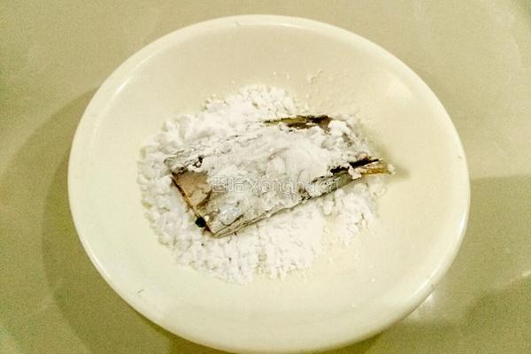 干煎带鱼的做法图解3