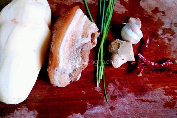 土豆回锅肉的做法图解1