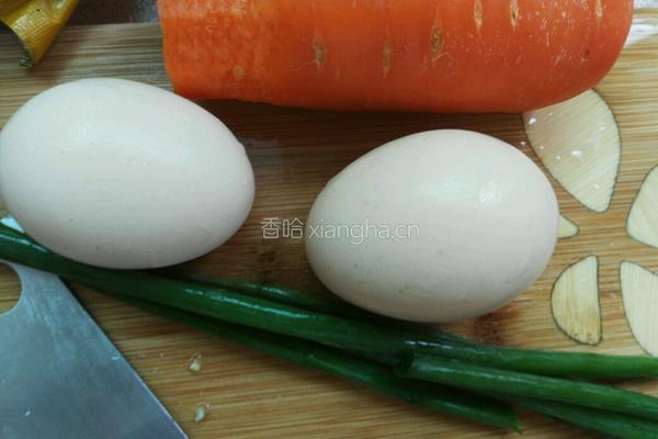 小葱蛋炒饭的做法图解1