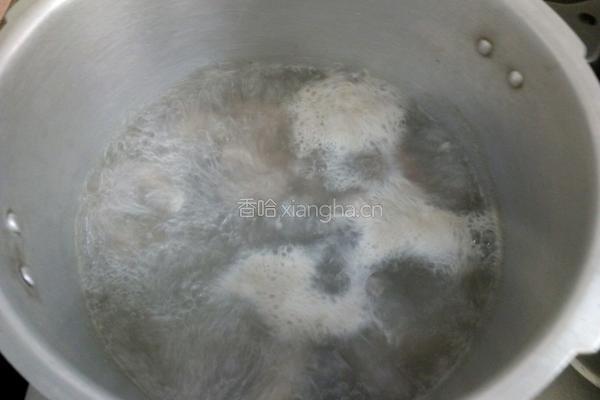 绿豆排骨汤的做法图解2