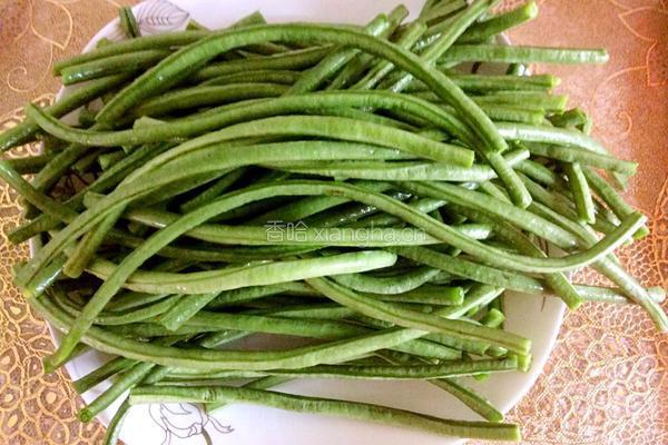 肉丝豇豆角的做法图解2