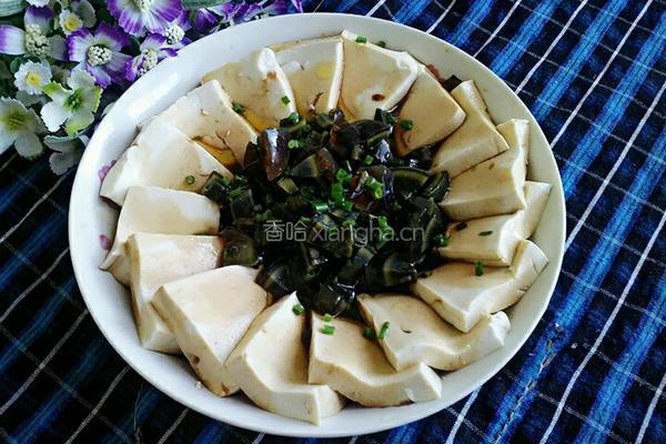 凉拌皮蛋豆腐