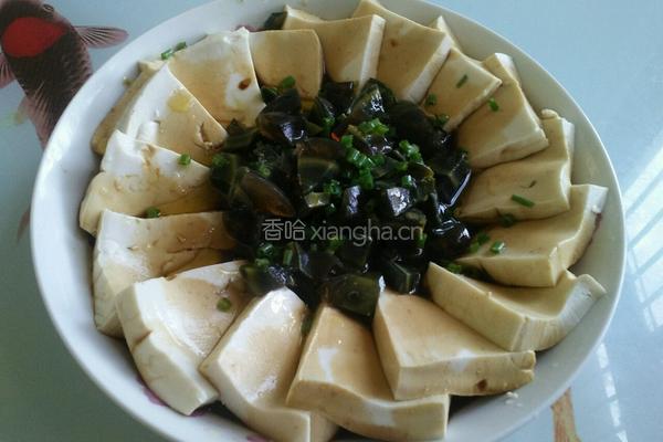 凉拌皮蛋豆腐的做法图解4