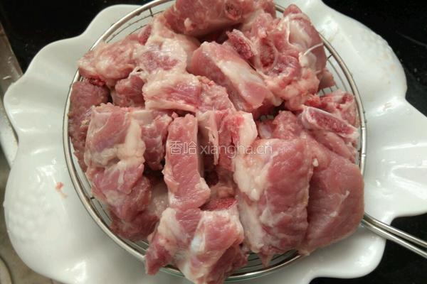 甜酸排骨的做法图解1