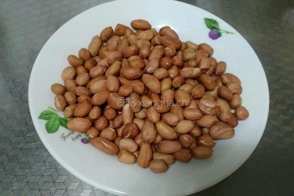 菠菜拌花生米的做法图解1