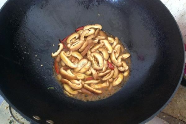 香菇炒青菜的做法图解5