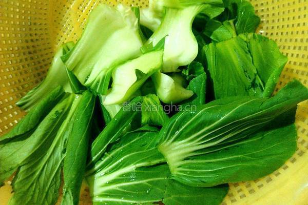 青菜豆腐汤的做法图解1
