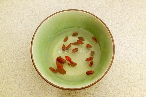 银耳红枣汤的做法图解4