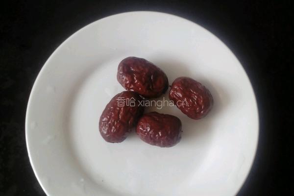 红枣银耳莲子汤的做法图解2