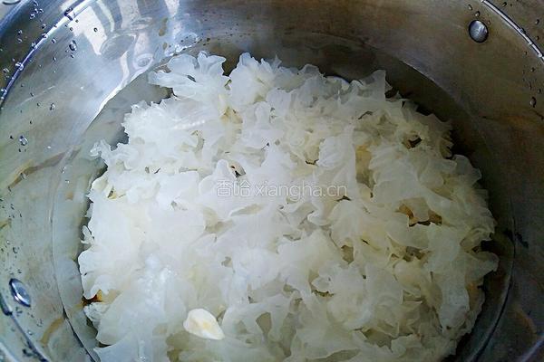 雪耳糖水#年夜饭甜品的做法图解2