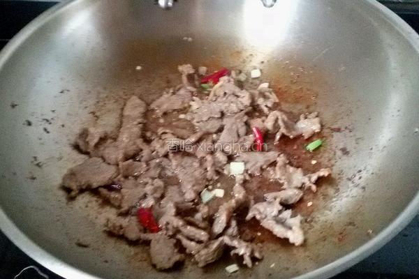 孜然羊肉片的做法图解10