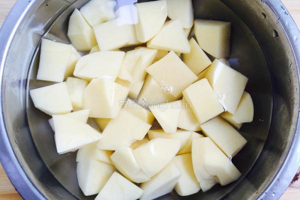 土豆烧鸡腿的做法图解7