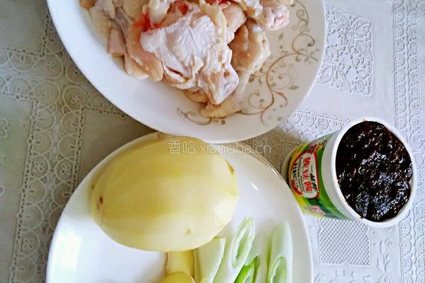 红烧土豆鸡块的做法图解1