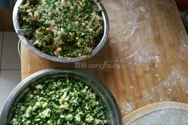 猪肉韭菜鸡蛋水饺的做法图解4
