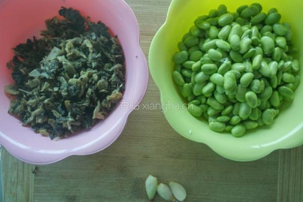 黄豆炒咸菜的做法图解1