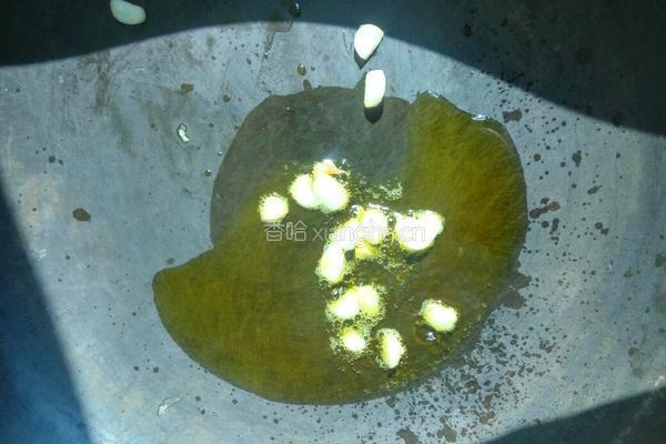 黄豆炒咸菜的做法图解4