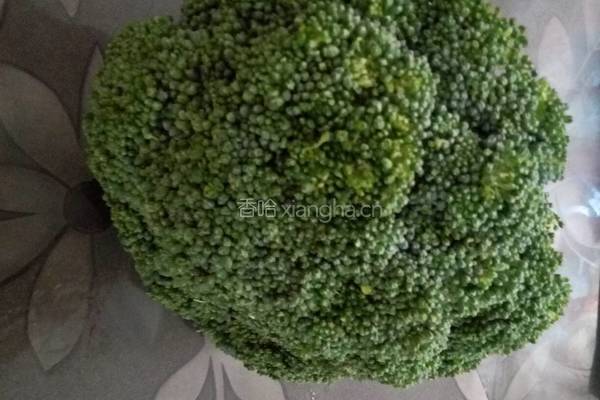 素炒西兰花的做法图解1