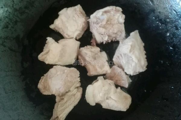 排骨玉米海带汤的做法图解2