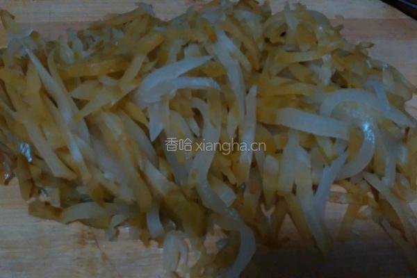 榨菜炒肉丝的做法图解3