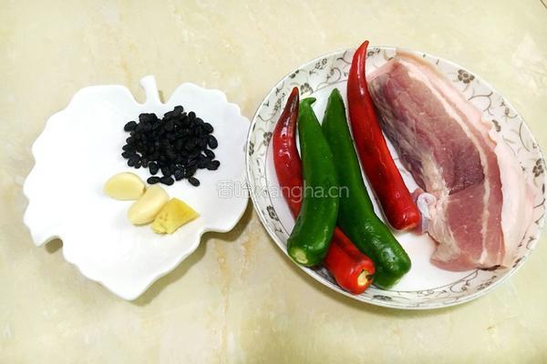 湘式小炒五花肉的做法图解1