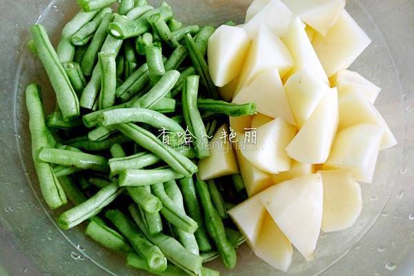 商洛焖面的做法图解1