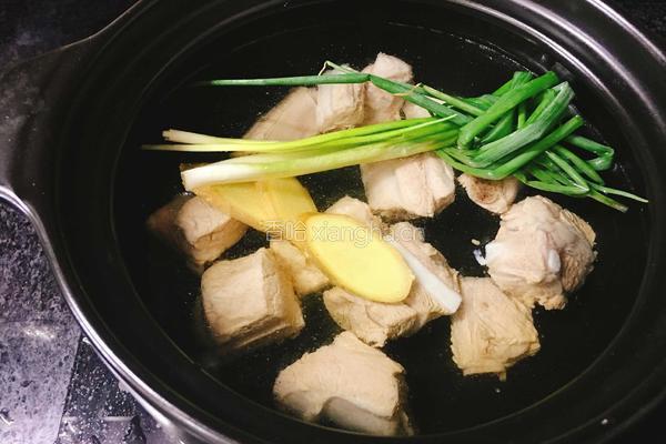 海带排骨汤的做法图解4
