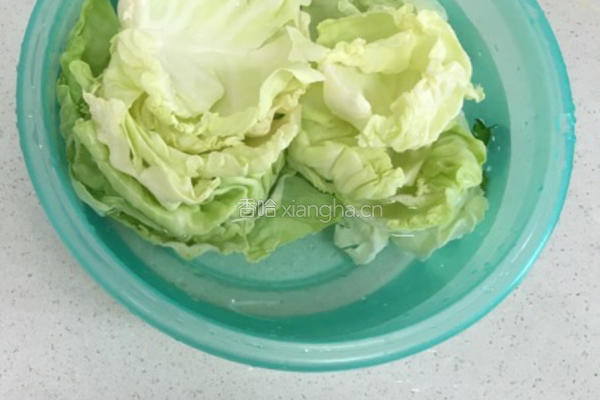 菜心虾肉煲的做法图解2