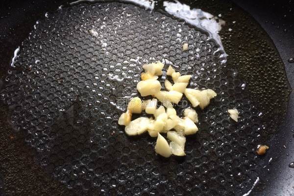 秋葵小炒肉的做法图解4