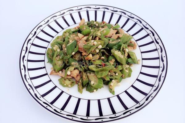 秋葵小炒肉的做法图解10