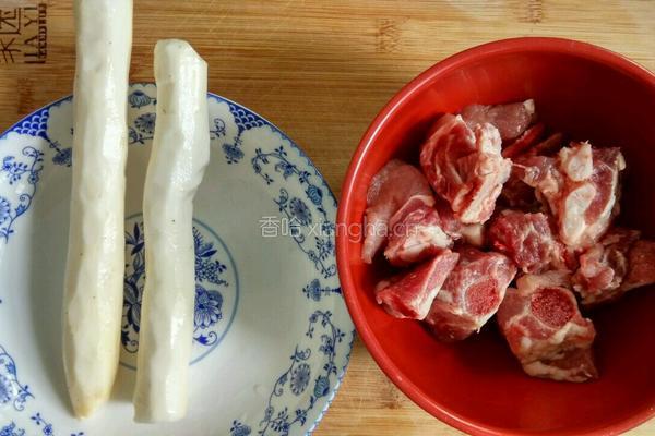 排骨山药汤的做法图解1