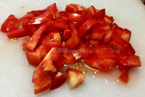 鲜榨番茄汁的做法图解2
