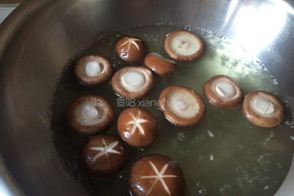 香菇西兰花的做法图解4
