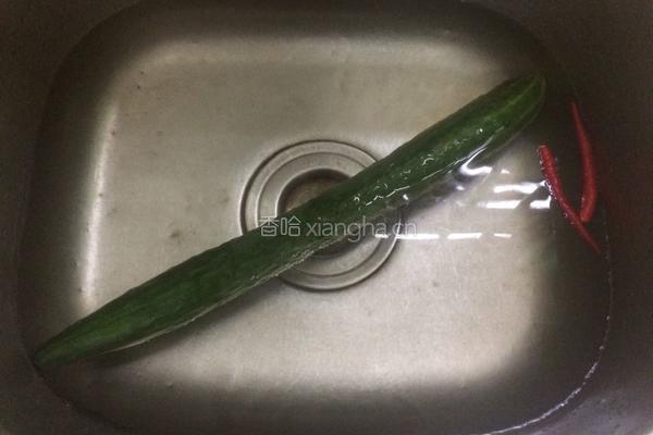 香脆炒黄瓜的做法图解2
