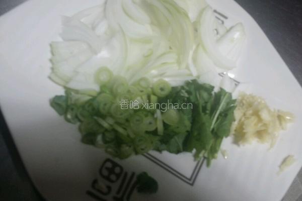 炝拌土豆洋葱丝的做法图解3